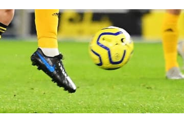 ヤバい「伝説的・アウトサイド・ビューティフル・オウンゴール」がこれ 画像