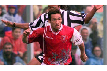 あの中田ヒデが自画自賛！一番むずかしい「伝説の神業シュート」がこれ 画像