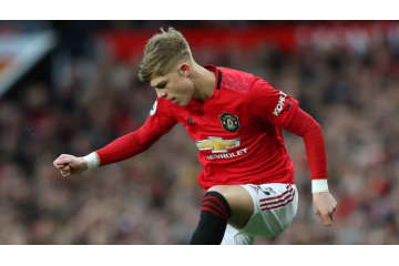 ユナイテッドの19歳新星、味方も唖然の「シュート大失敗」がこれ 画像