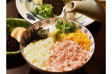 しみじみ旨い鯛めしを銀座で発見！熱々の出汁をかけてさらさら召し上がれ！ 画像