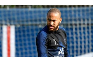 衝撃イメチェンのネイマール、「丸坊主動画」がこれ 画像