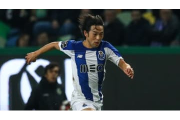 ポルト中島翔哉、惜しい！強豪相手にやった「独力ドリブルシュート」 画像