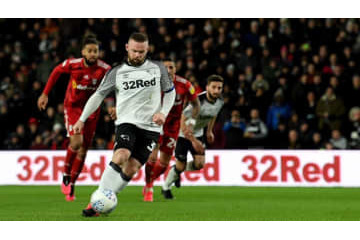 34歳ルーニー、GKを完全にダマした「職人的ふんわりPK」がこれ 画像