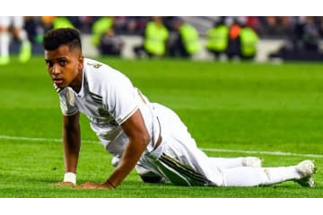 レアルの神童ロドリゴ、まさかの退場…「問題シーン」がこれ 画像