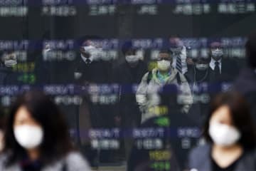 東証大幅続落、終値1128円安 画像