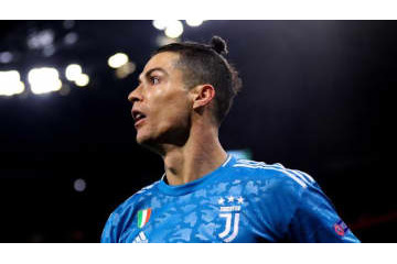 ロナウド、故郷で「坂道ダッシュ」する 画像