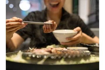 「彼だけが、分かってくれる」男友達との関係に迷う美女が、救いを求めた相手 画像