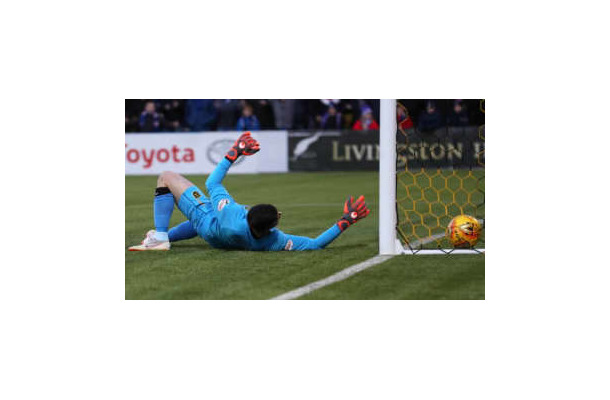 Twitterのアンケートで去就決定！？「37歳の控えGK、契約or退団。決めるのはあなた」