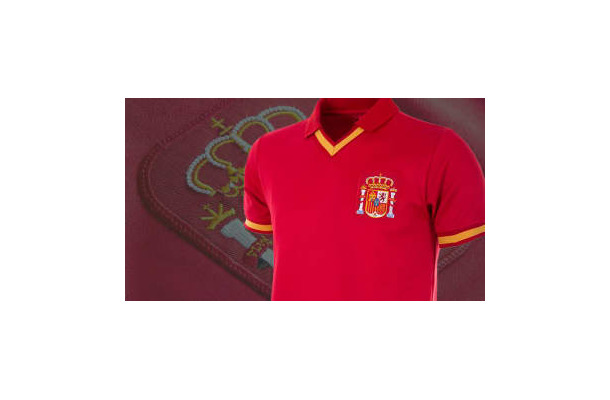 スペイン代表、「独裁時代の紋章も登場」レトロユニフォームとジャケット