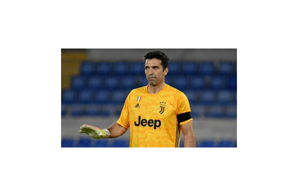 42歳ブッフォン、「神業2連続セーブ」がこれ