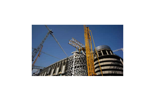 レアル本拠地、ついに「格納式屋根」の設置始まる！その映像がこれ