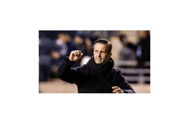 MLS優勝監督、喜びのあまり「パンツ一丁で腕立て伏せ」