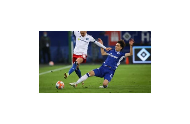 板倉、シャルケを救う劇的ゴール！ライバル絶望の一撃がこれ(動画あり)