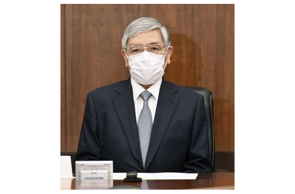 金融政策決定会合に臨む日銀の黒田総裁＝18日午前、日銀本店（代表撮影）