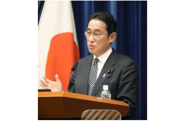 物価高対策などで記者会見する岸田首相＝4月、首相官邸