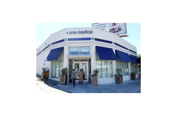 米カリフォルニア州にある診療サービス、ワン・メディカルの事業所＝21日（ゲッティ＝共同）