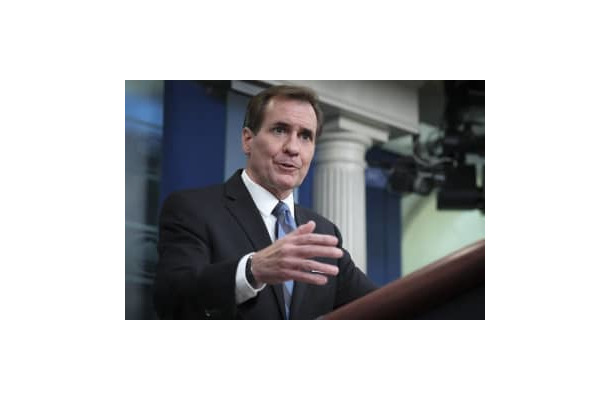 8月、米ホワイトハウスで記者会見する国家安全保障会議のカービー戦略広報調整官（ゲッティ＝共同）