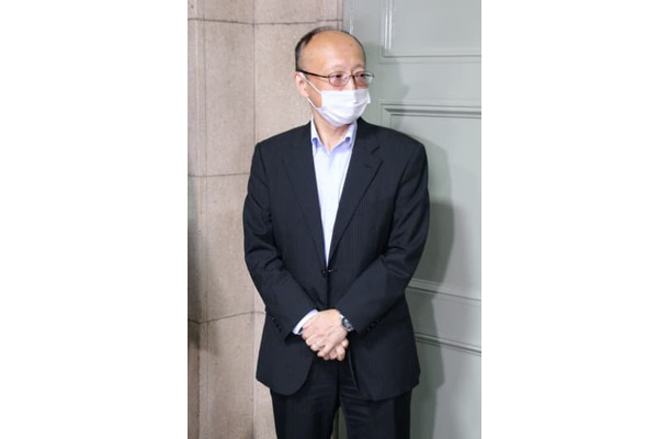 財務省と金融庁、日銀による会合後、記者会見する神田真人財務官＝8日午後、財務省