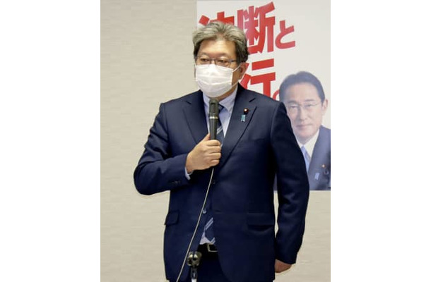 地方組織の政策責任者を集めた会議であいさつする自民党の萩生田政調会長＝6日午後、東京・永田町の党本部