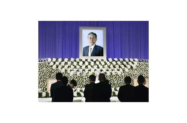 大阪市内で開かれた領木新一郎氏のお別れの会＝9日午前