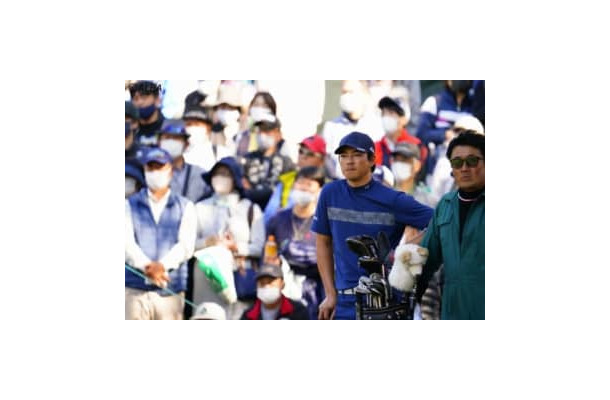 4連続バーディ発進の石川遼　トップタイで後半に入っている（撮影：上山敬太)