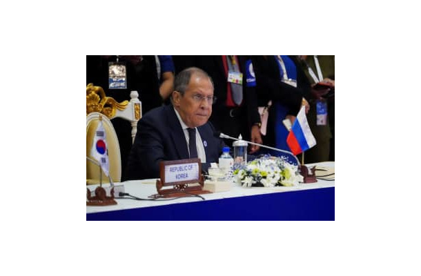 東アジアサミットに出席するロシアのラブロフ外相＝13日、カンボジア・プノンペン（ロイター＝共同）