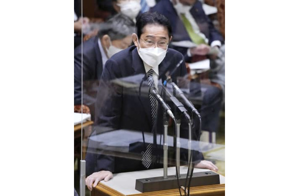 参院予算委で答弁する岸田首相＝30日午後