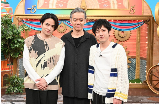 （左から）菊池風磨、渡部篤郎、二宮和也（C）日本テレビ