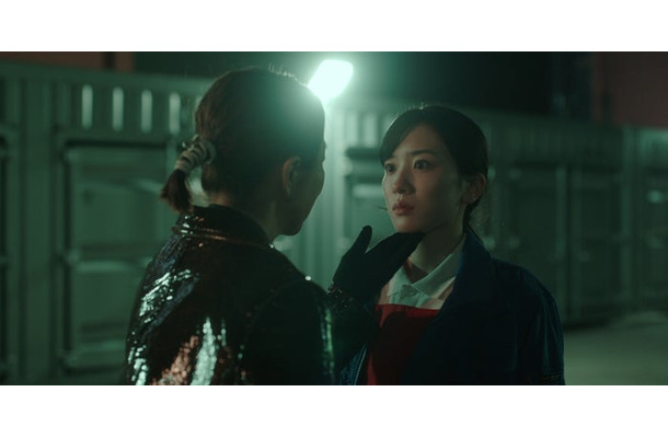 鈴木京香、永野芽郁（C）Netflix