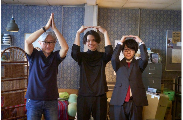 堤幸彦監督、松村北斗、西畑大吾（C）テレビ朝日