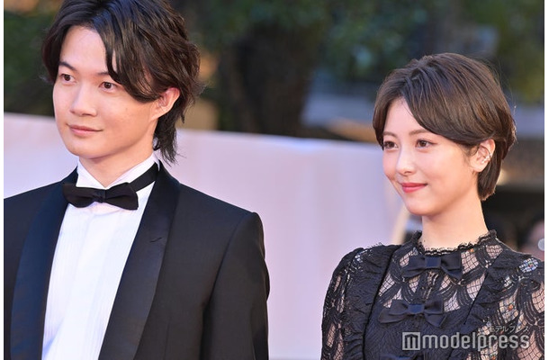 神木隆之介、浜辺美波（C）モデルプレス