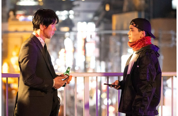 佐々木蔵之介、高橋恭平「マイホームヒーロー」第4話より（C）山川直輝・朝基まさし／講談社／ドラマ「マイホームヒーロー」製作委員会・MBS