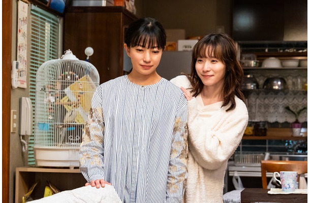 菅野美穂、松岡茉優「ゆりあ先生の赤い糸」第4話より（C）テレビ朝日