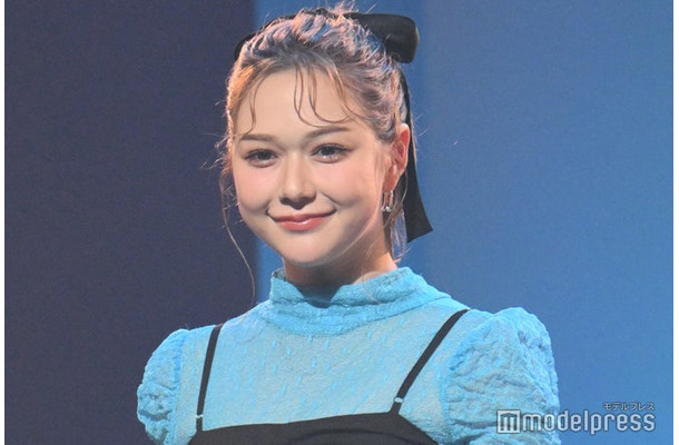 村重杏奈の「TGC teen」登場に驚き 注目の現役女子大生グループと「オールナイトフジコ」ステージで共演（C）モデルプレス
