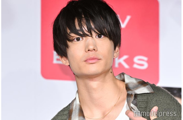「伊藤健太郎カレンダー2024」の発売記念会見に出席した伊藤健太郎（C）モデルプレス