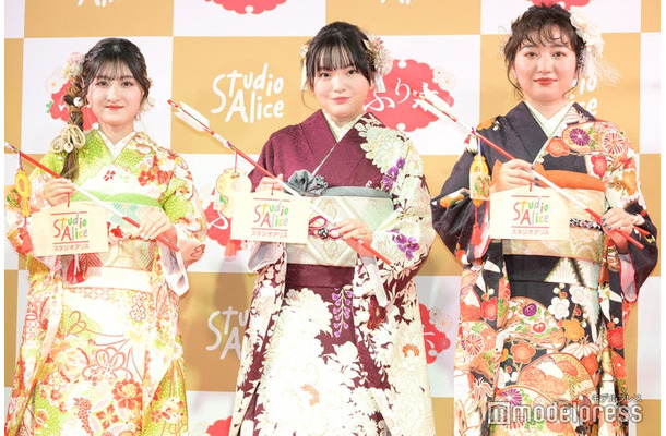 PRイベントに出席した小林星蘭、鈴木梨央、谷花音（C）モデルプレス