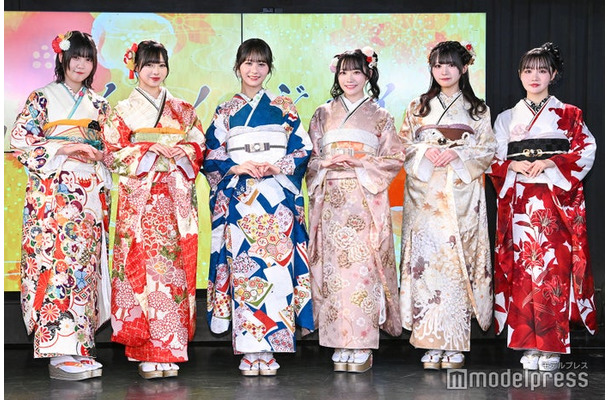 「成人式スペシャルイベント 2024」に出席した（左より）小澤愛実、村山結香、尾木波菜、本田珠由記、市原愛弓、藤沢莉子（C）モデルプレス