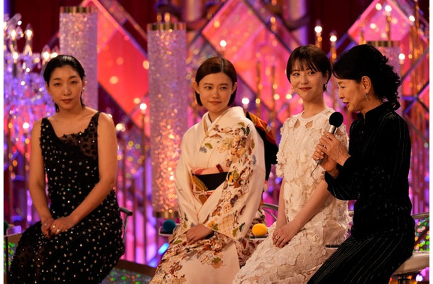 安藤サクラ、杉咲花、浜辺美波、吉永小百合（C）日本アカデミー賞協会