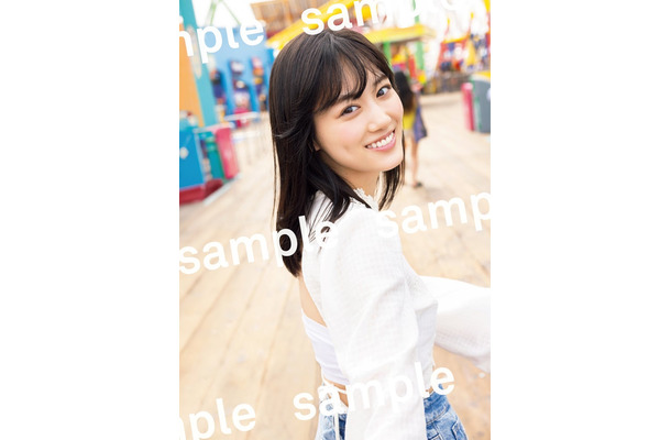 山下美月 HMV＆BOOKS SHIBUYA 限定「折り目なしポスター（B3）」撮影：須江隆治（See）