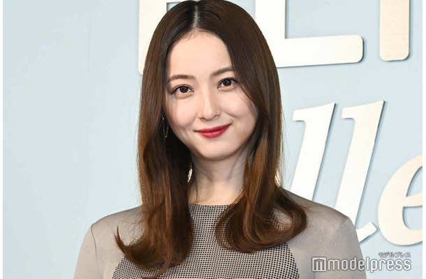 「FENDI selleria」に来場した佐々木希（C）モデルプレス