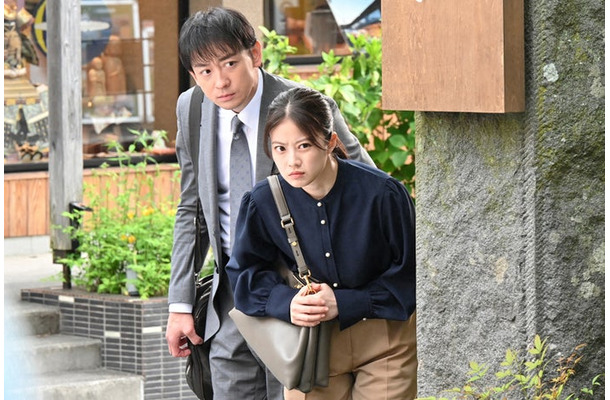 山本耕史、今田美桜「花咲舞が黙ってない」第5話より（C）日本テレビ