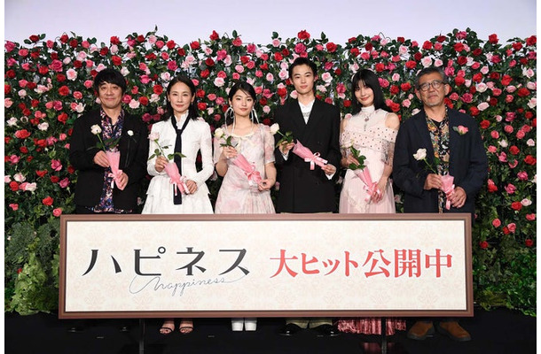 山崎まさよし、吉田羊、蒔田彩珠、窪塚愛流、橋本愛、篠原哲雄監督（提供写真）