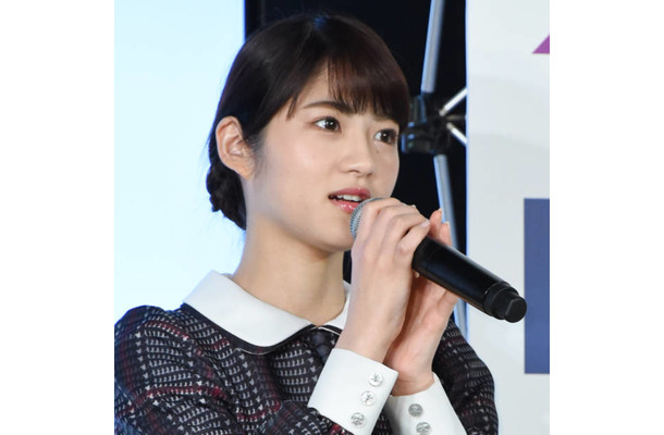 若月佑美、美肌際立つ自撮りSHOTに反響「ウインクは反則」「イケメーン」