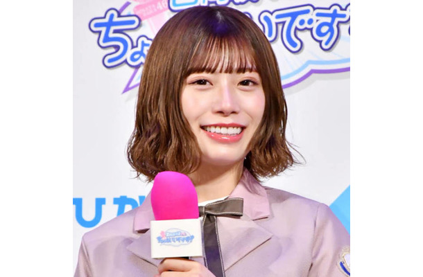 「王道アイドルすぎる」日向坂46東村芽依、夏を感じる爽やか衣装SHOTに反響「癒しをありがとう」