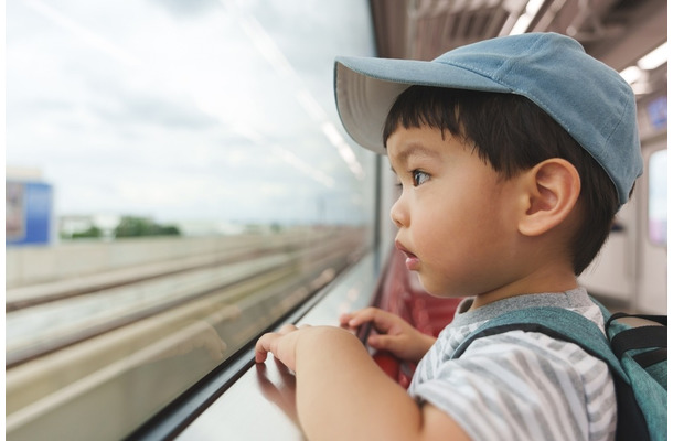 【夜の電車で】4歳「おれまだ歩けるよ！」→これに続く親子の会話に「つい笑ってしまいました」