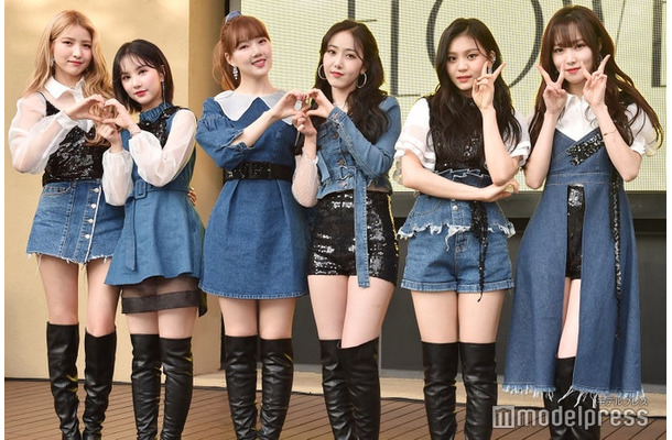 GFRIEND（左より：ソウォン、ウナ、イェリン、シンビ、オムジ、ユジュ）（C）モデルプレス