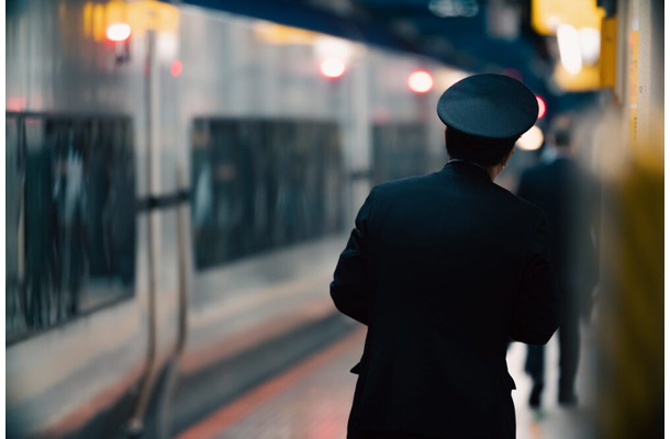 地方の高校に新幹線で通学。しかし定期を落とし降りられない！？すると、駅員の優しい言動に「こんな大人になりたい」