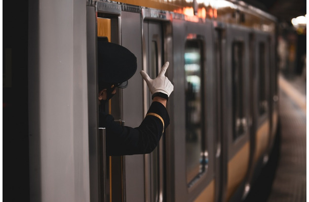 「疲れてて…」電車でいつの間にか寝てしまった！気がつけば終点…→すると駅員の予想外な声かけを！？