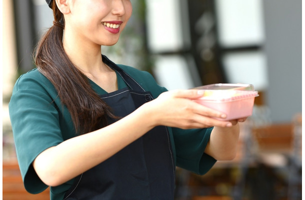 【小学校の遠足で…】母がつくったお弁当の蓋を開けてみると→予想外の中身に「どうしよう！？」