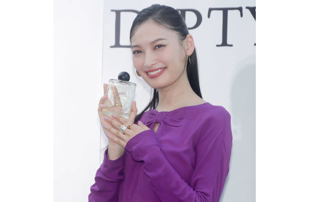 大政絢、美ボディ際立つドレスSHOTに称賛の声「プリンセスみたい」「美人すぎます」